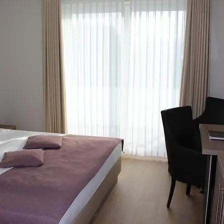 Hotel Jaegerkrug 3*
